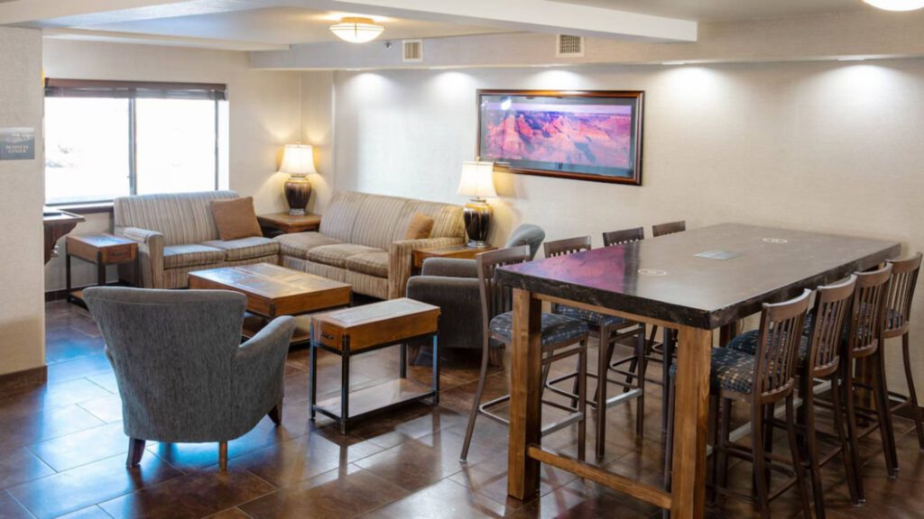 Grand Canyon Hotel & Suites Lobby